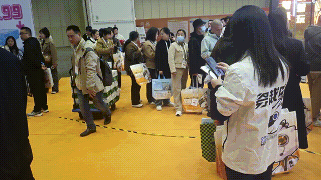 鄭州展展會(huì)現(xiàn)場(chǎng) 00_00_00-00_00_30